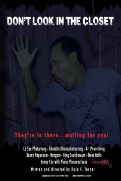 Poster Don't Look in the Closet