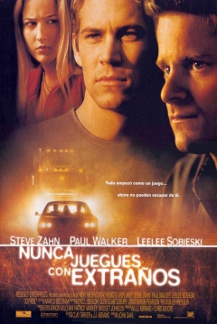 Nunca Juegues con Extraños — póster