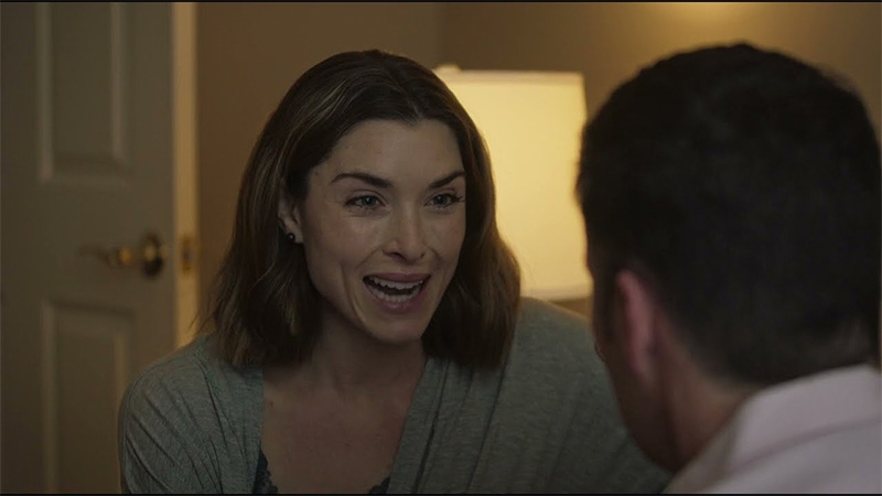 Justine se deja seducir por Dominic en El Profesor de Yoga