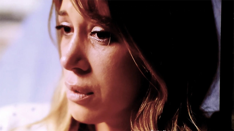 Haylie Duff como Julia en Más allá de la locura