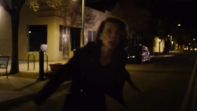 Protector con Milla Jovovich