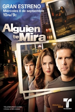 Poster Alguien te Mira