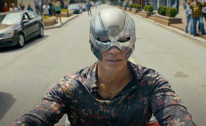 Eagly protegiendo el hogar de Chris