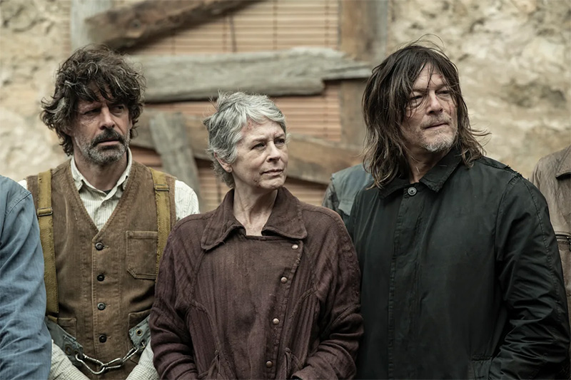 Julian Chamberlain ayuda a Daryl y Carol en Londres