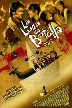 Poster La Luna en Botella (La Lluna en un Cove)