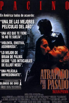 Atrapado por su Pasado — póster
