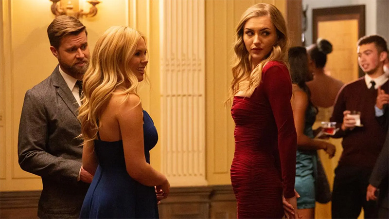 Jenny y Beth en Residencia Mortal 2021 Lifetime