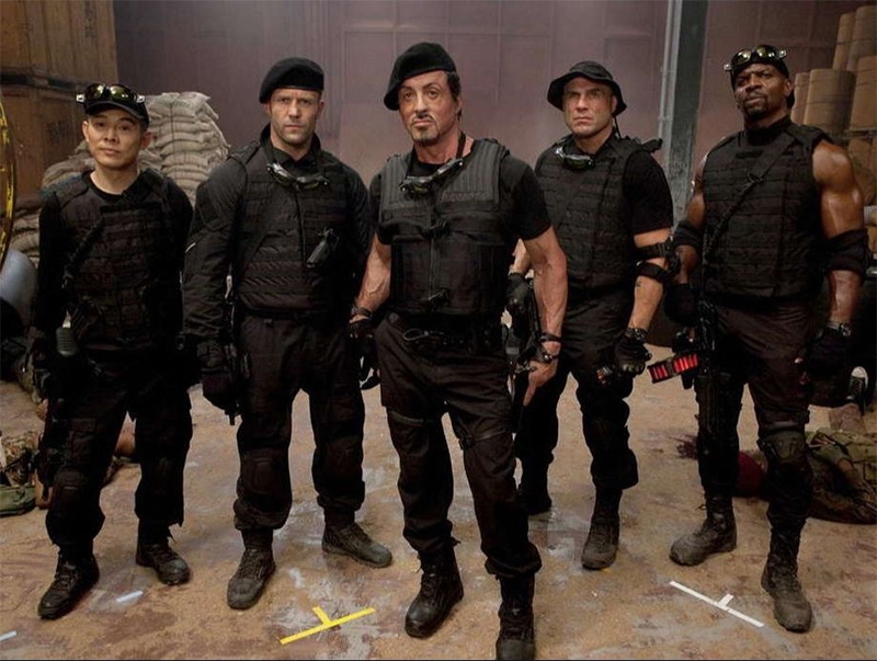 Final de Los Mercenarios explicado