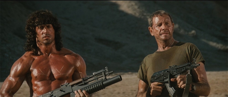Rambo rescata a Trautman en el final