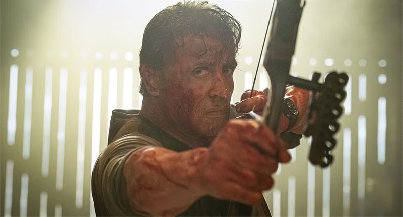 Rambo enfrentando al cartel en el final explicado