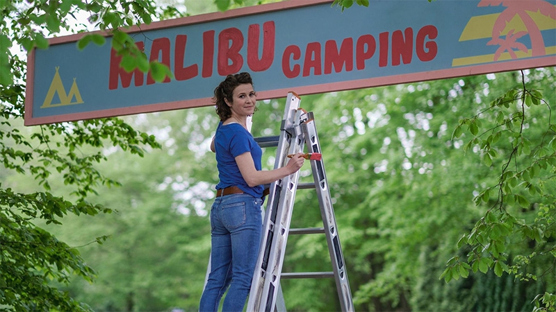 Final de Malibu, Camping para Principiantes explicado