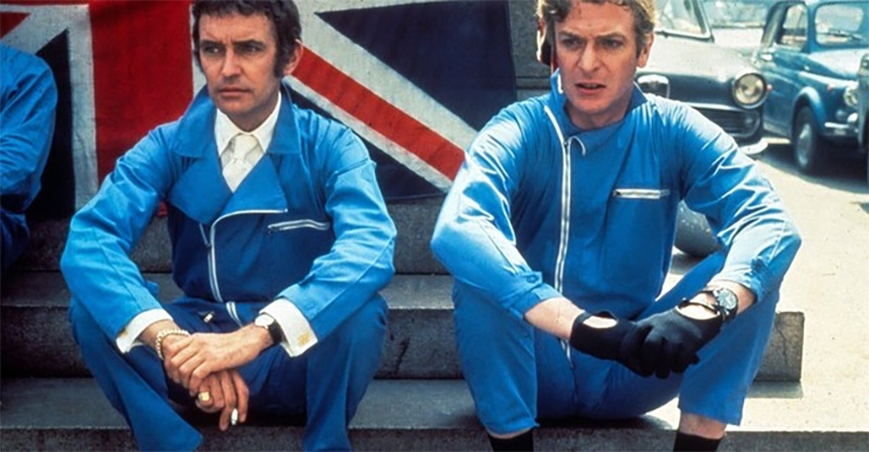 Escena final del autobús colgando - Un Trabajo en Italia