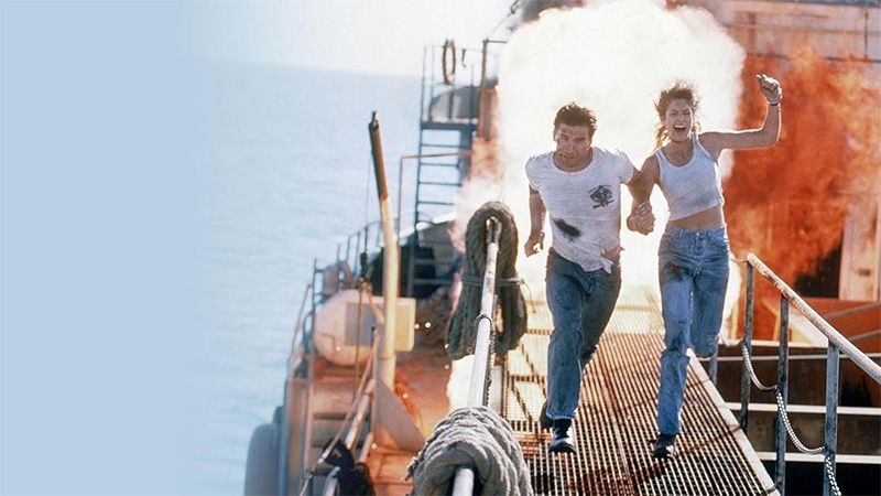 Barco en llamas en el final de Caza Legal