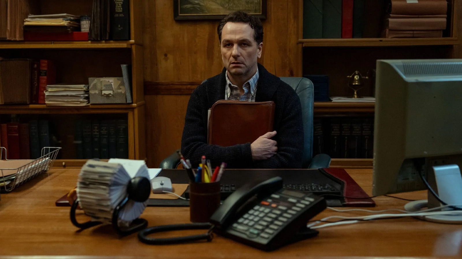 Apple TV presenta el primer vistazo a “Widow’s Bay”, su nueva serie de terror y comedia