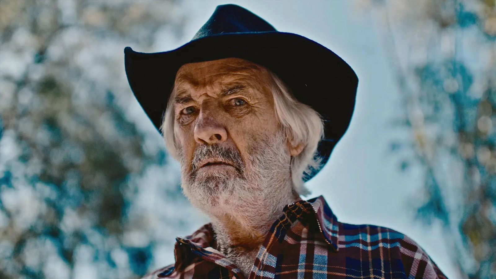 “Shed” presenta su tráiler con John Jarratt en un intenso survival horror