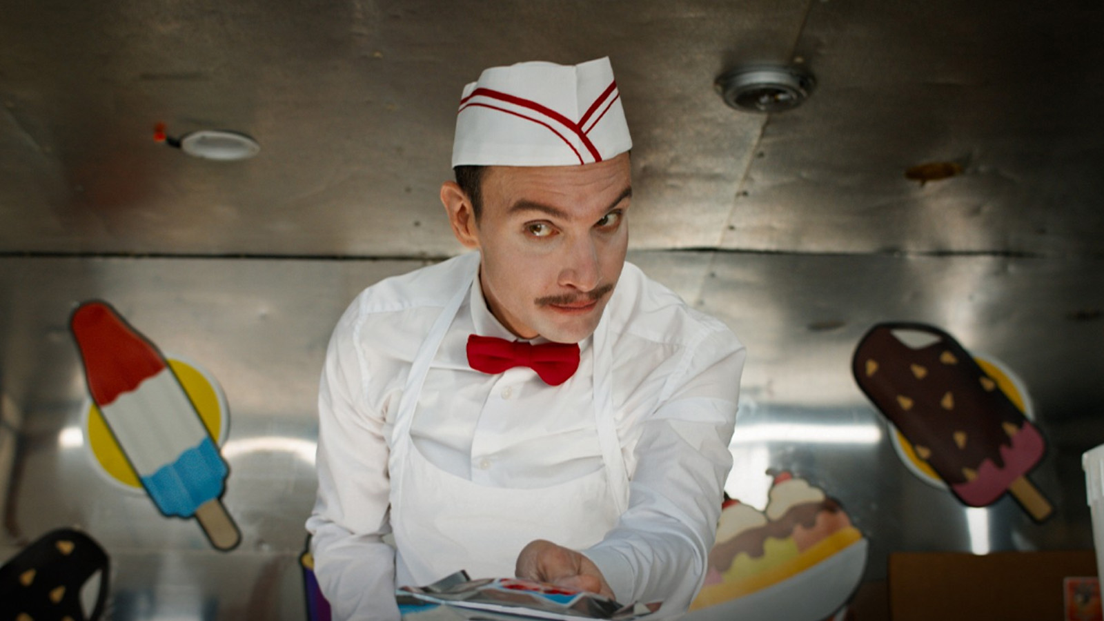 Nueva imagen de “Ice Cream Man”: Eli Roth convierte los helados en pura pesadilla
