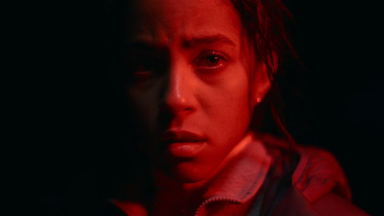 “El Pasajero Nocturno”: primeras críticas para el nuevo terror sobrenatural del director de “La Autopsia de Jane Doe”