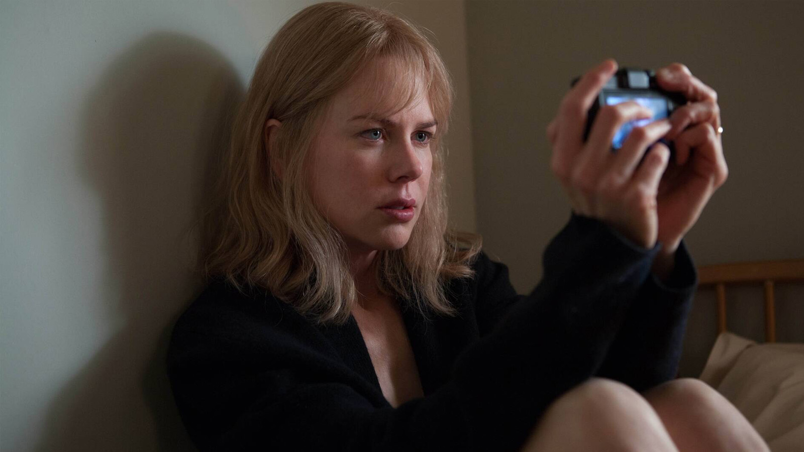 Uno de los thrillers psicológicos más inquietantes de la pasada década:  “No Confíes en Nadie” ya  en Prime Video