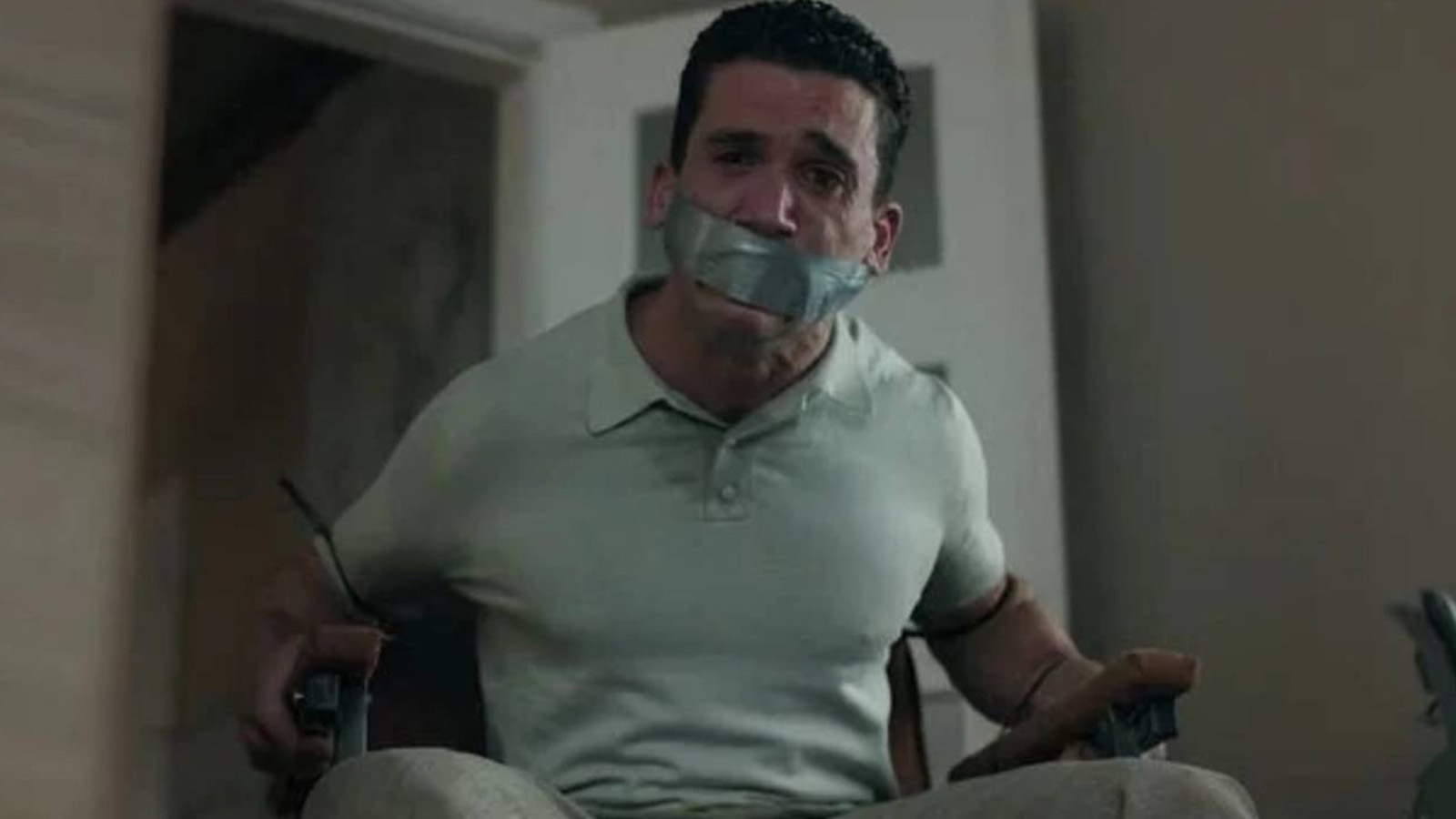 “La silla”: angustia, claustrofobia y Jaime Lorente en uno de los thrillers españoles más incómodos del año