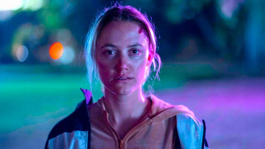 Maika Monroe vuelve con fuerza en el primer tráiler del thriller “In Cold Light”