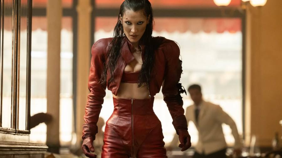 Ryan Murphy vuelve al terror estilizado con la serie “The Beauty”, que llega en enero