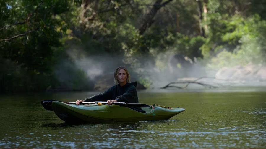 Nueva imagen de Charlize Theron en “Depredador Dominante”