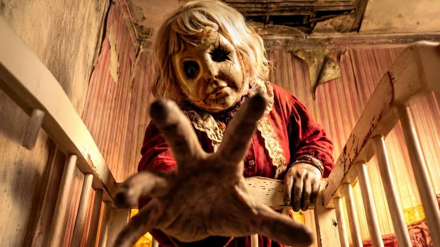 Dolly” muestra su rostro más inquietante en su póster oficial