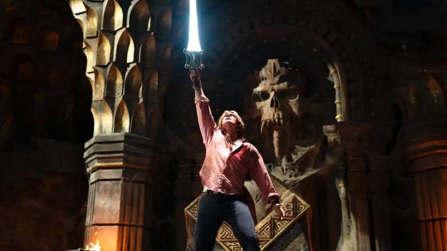 He-Man y Evil-Lyn se dejan ver en las nuevas imágenes de “Masters del Universo”