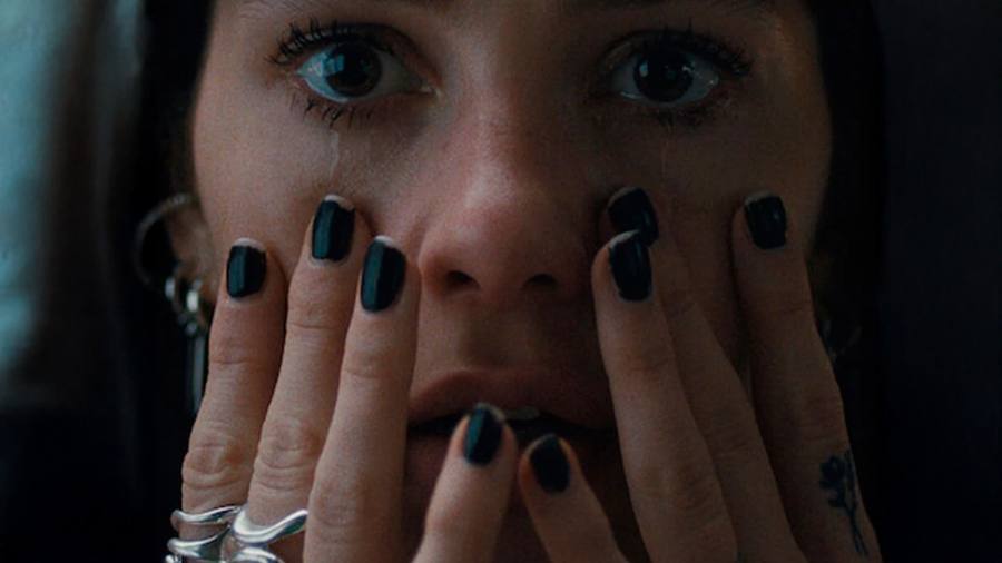 Netflix estrena el tráiler en español de “Algo terrible está a punto de suceder”