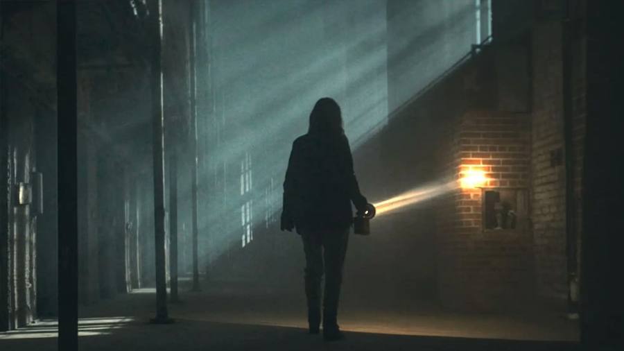 “La maldición de Shelby Oaks” llega mañana a los cines: terror independiente con sello propio