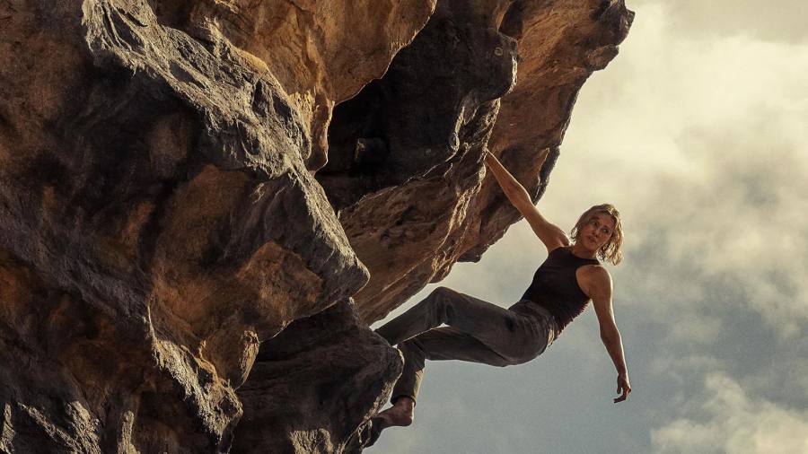 “Depredador Dominante”, con  Charlize Theron, clasificada R en Estados Unidos