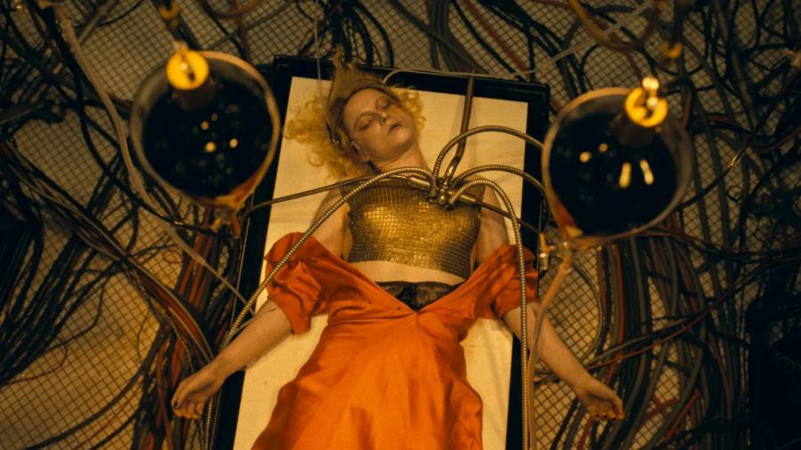 Primeras críticas de “¡La Novia!”: una reinvención punk que divide a la crítica