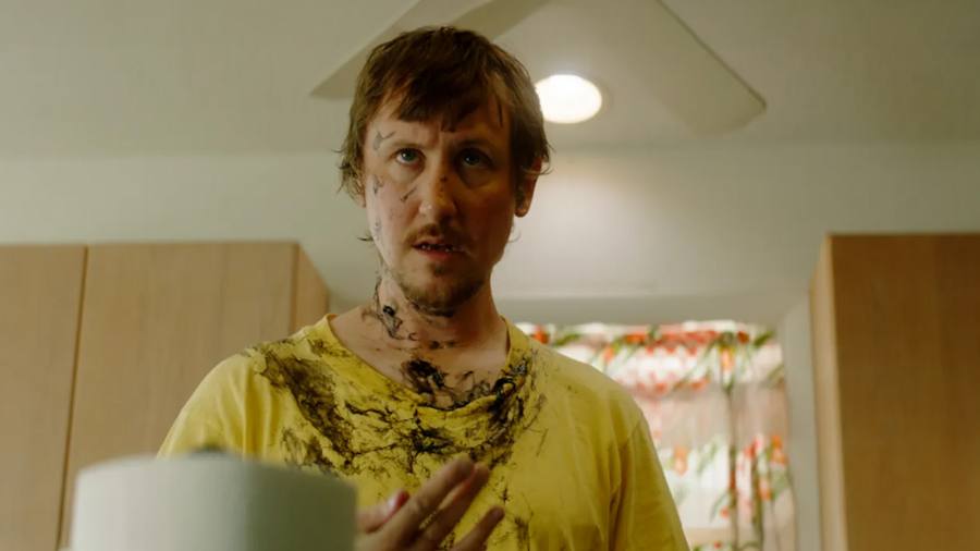 Una sirena irrumpe en la vida de un perdedor en el tráiler de la comedia de terror “Mermaid”