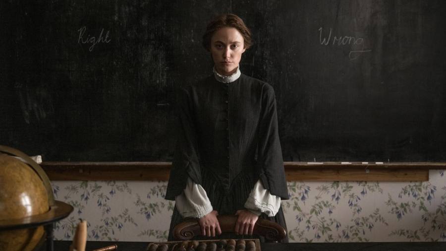 Tráiler de “Victorian Psycho”: Maika Monroe en una sangrienta locura victoriana 