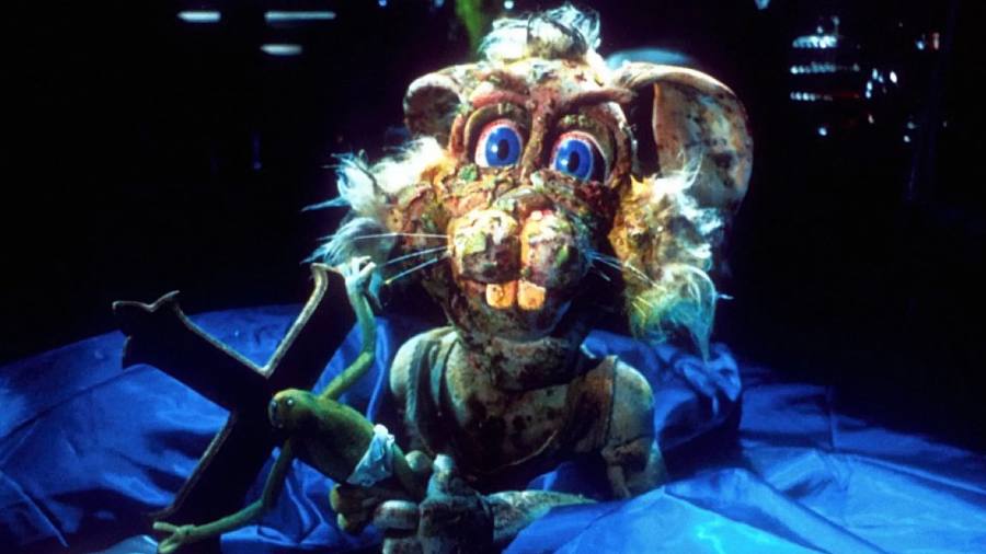 En defensa de “El Delirante Mundo de los Feebles”: cuando Peter Jackson hizo la película más salvaje de su carrera